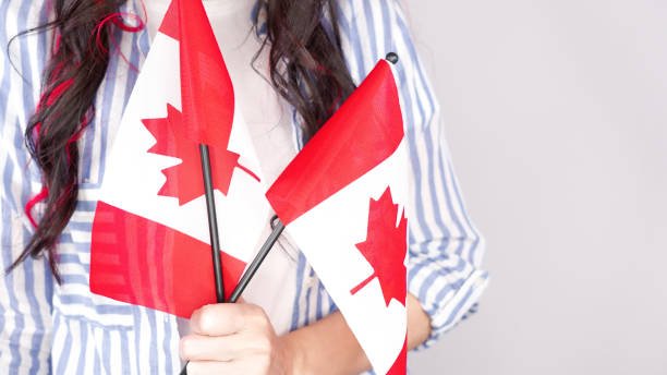 ¿No hablas inglés? Conoce los empleos en Canadá donde se habla español. Trabajos reales, sueldos y portales confiables para hispanohablantes.