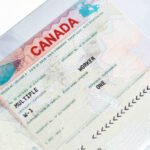 Descubre cómo conseguir trabajo en Canadá desde Chile. Visa, requisitos, sectores más demandados y portales confiables. ¡Empieza hoy mismo!