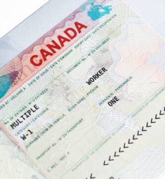Descubre cómo conseguir trabajo en Canadá desde Chile. Visa, requisitos, sectores más demandados y portales confiables. ¡Empieza hoy mismo!