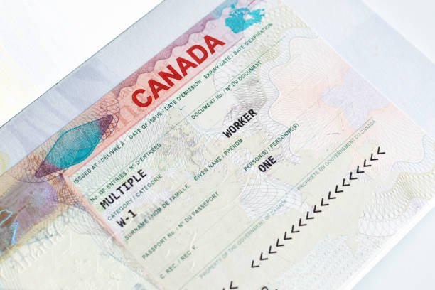 Descubre cómo conseguir trabajo en Canadá desde Chile. Visa, requisitos, sectores más demandados y portales confiables. ¡Empieza hoy mismo!