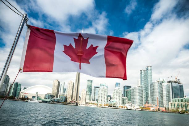 Descubre los trabajos en Canadá para mexicanos en 2025. Requisitos, salarios y cómo aplicar para obtener empleo en Canadá desde México.